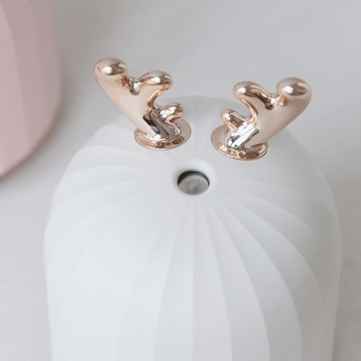 Humidifier 220ML Ultrasonic Air Humidifier Aroma Essential Oil Diffuser for Home Car USB Fogger Mist Maker with LED Night Lamp(Pink)