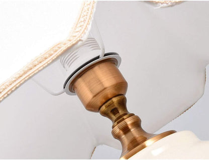 American Retro lamp Bedroom Bedside Creative Home Living Room Simple Modern Adjustable Light Remote Control Ceramic Table(B)