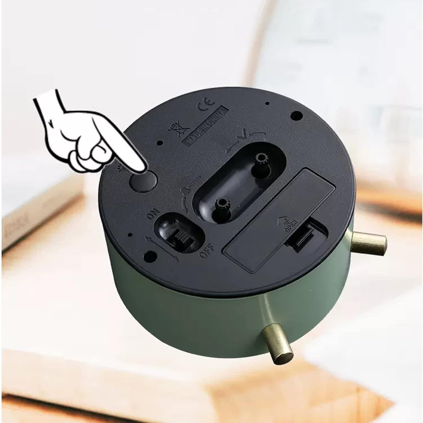 VSULZVNU Alarm Clock 4.5 Inch Alarm Clock for Heavy Sleepers Silent Non-Ticking Alarm Clock with Backlight Battery Operated, Loud Alarm Clock for Bedroom Bedside Smart Alarm Clock (Color : Brass)