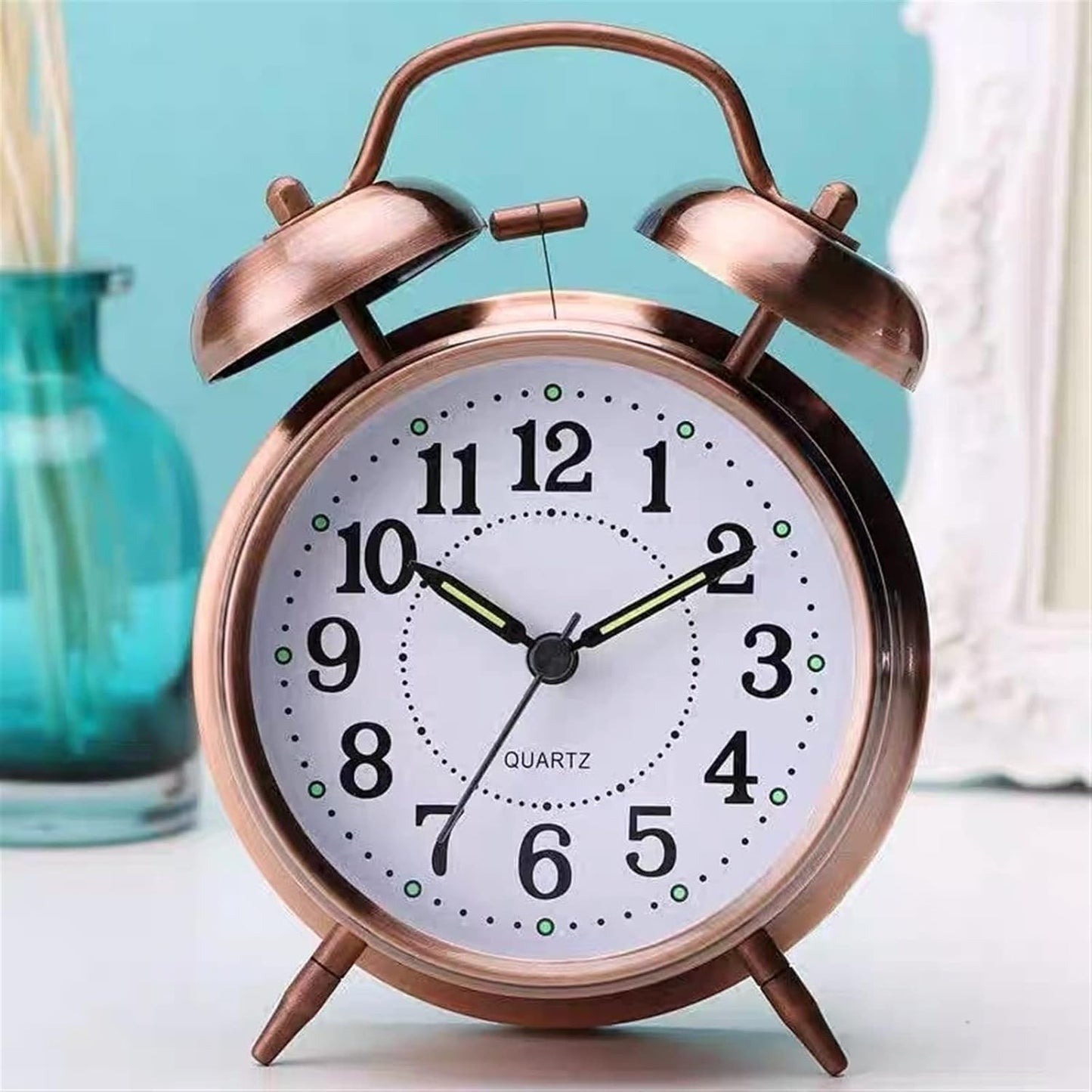 VSULZVNU Alarm Clock Metal Twin Bell Alarm Clock, 4-Inch Vintage Small Analog Silent Table Desk Alarm Clock Battery Operated with Night Light Loud for Heavy Sleepers Bedroom Smart Alarm Clock