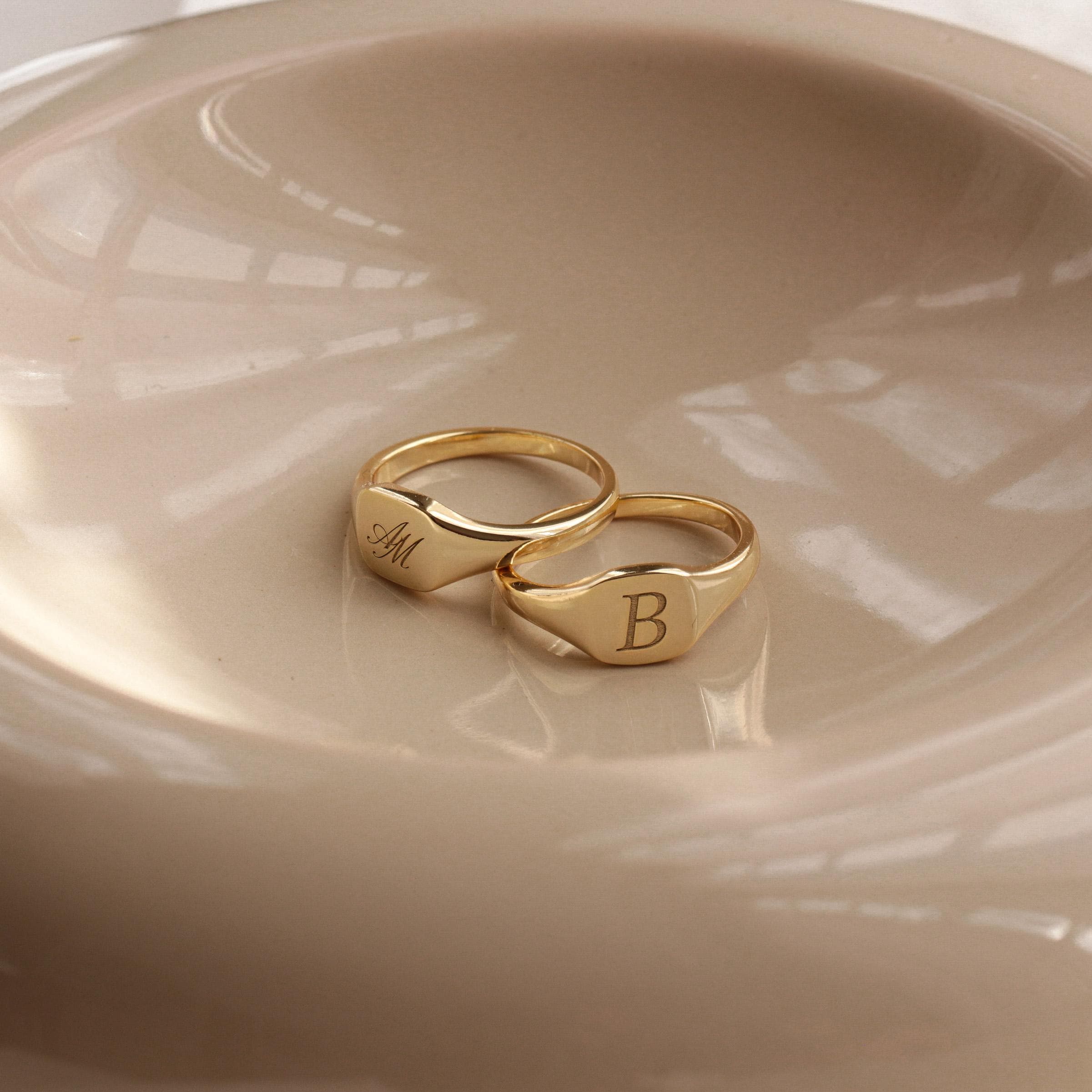 Personalized Signet Ring for Women and Men, Gold or 925 Silver, Engraved Jewelry, Minimalist Signet Ring for Couples