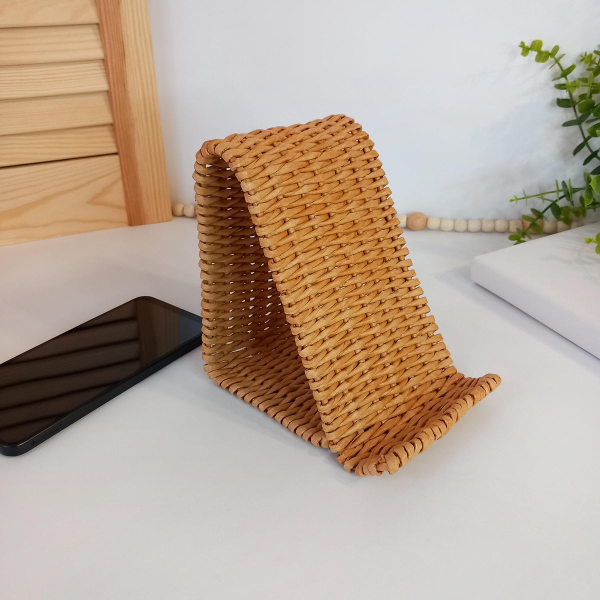 Wicker Phone Stand – Phone Holder for iPhone & Tablet